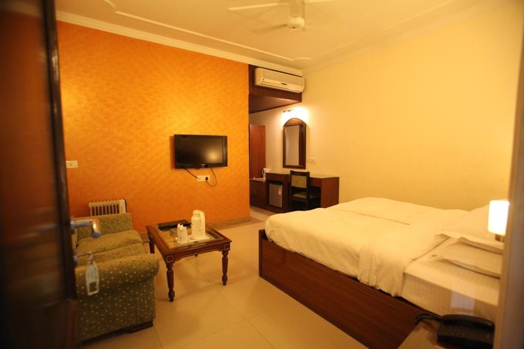 Mahalakshmi Palace Hotel Faridabad Room photo